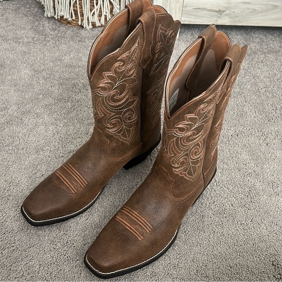 Cowboy Boots! - Picture 3 of 3